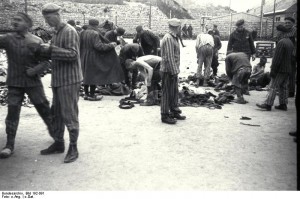KZ Mauthausen, Einkleidung von Neuankömmlingen